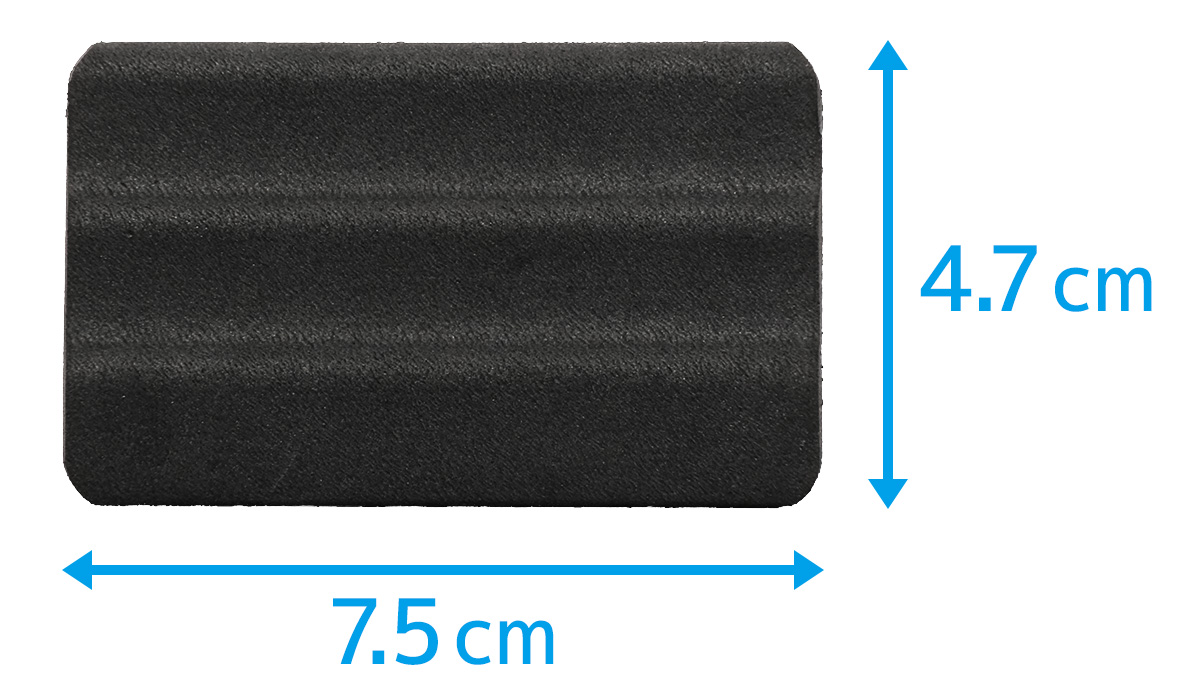 「34 × HAPPY ANGLER ダストポーチ２Plus」の付属品：フォームパッチの写真。サイズ・寸法を表示している。